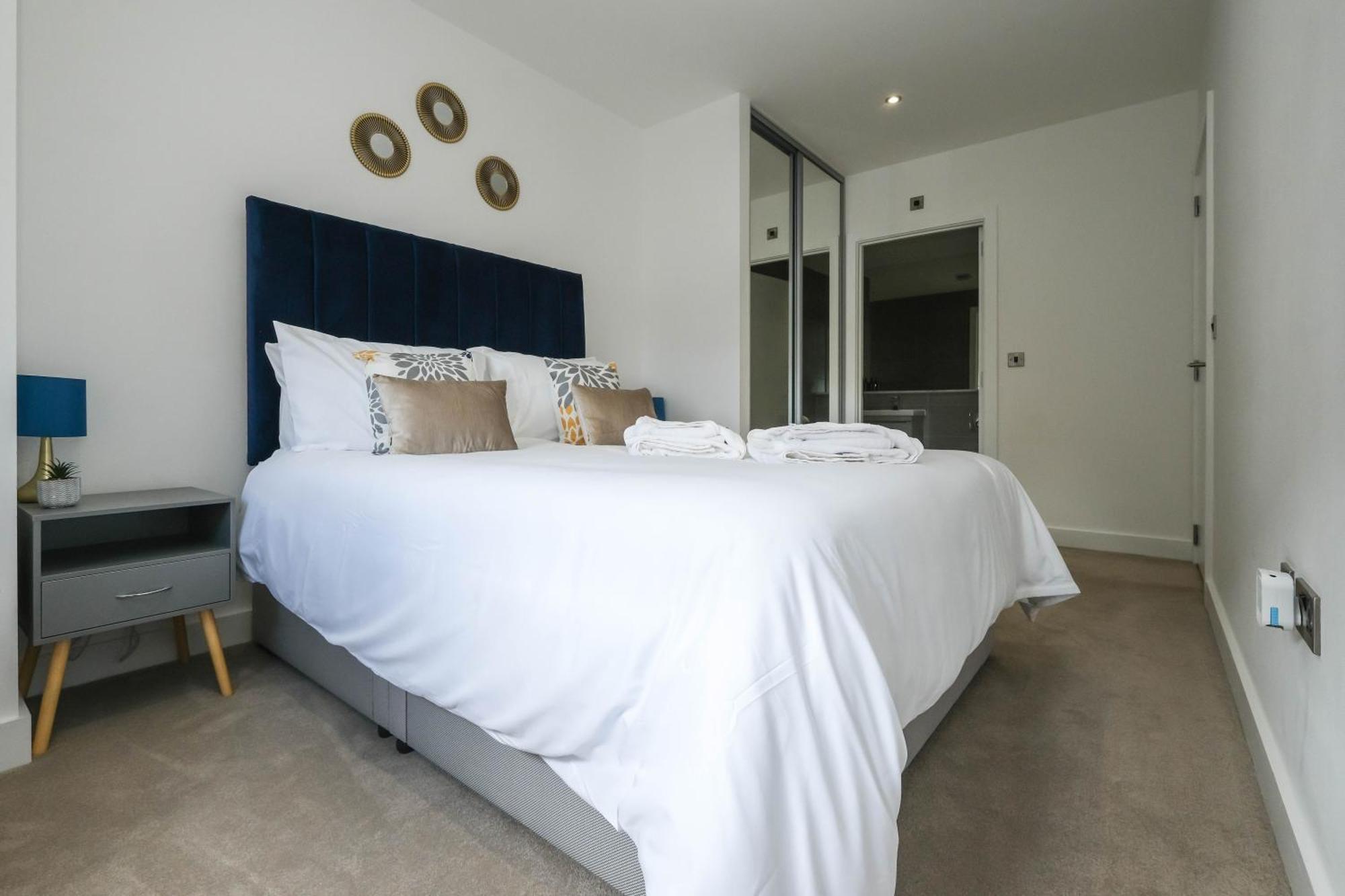 Brand New 2 Bedroom Apartment Centre Of Solihull Bagian luar foto