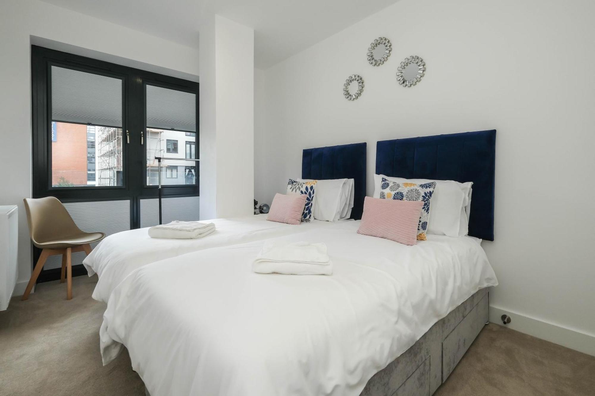 Brand New 2 Bedroom Apartment Centre Of Solihull Bagian luar foto