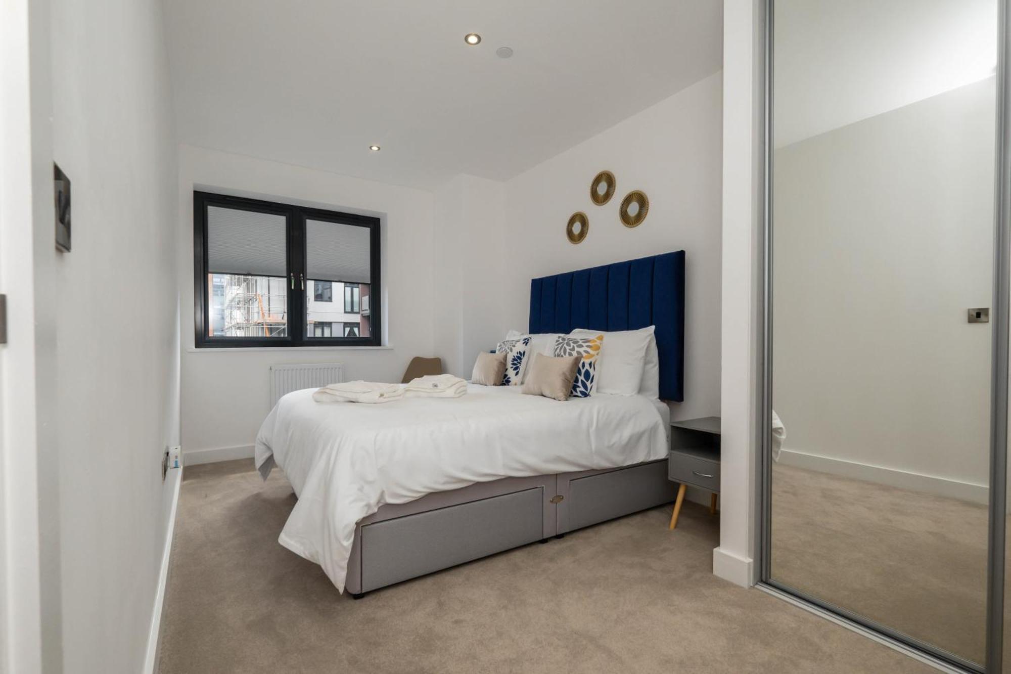 Brand New 2 Bedroom Apartment Centre Of Solihull Bagian luar foto